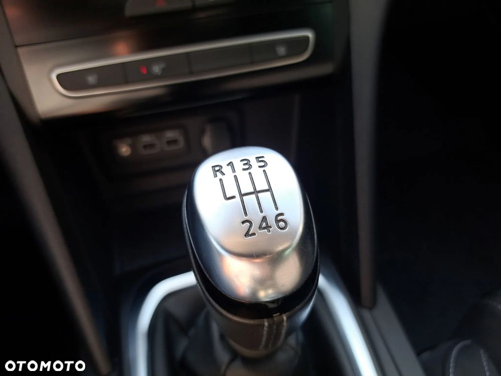 Renault Megane 1.3 TCe FAP Zen - 22
