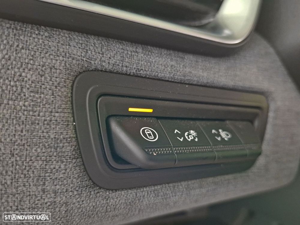 Renault Clio 1.0 TCe Evolution Bi-Fuel - 23