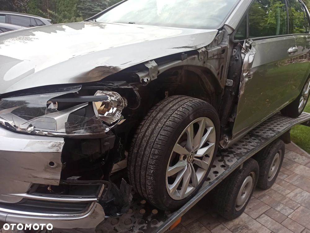 Volkswagen Golf 1.6 TDI BlueMotion Technology DSG Comfortline - 4