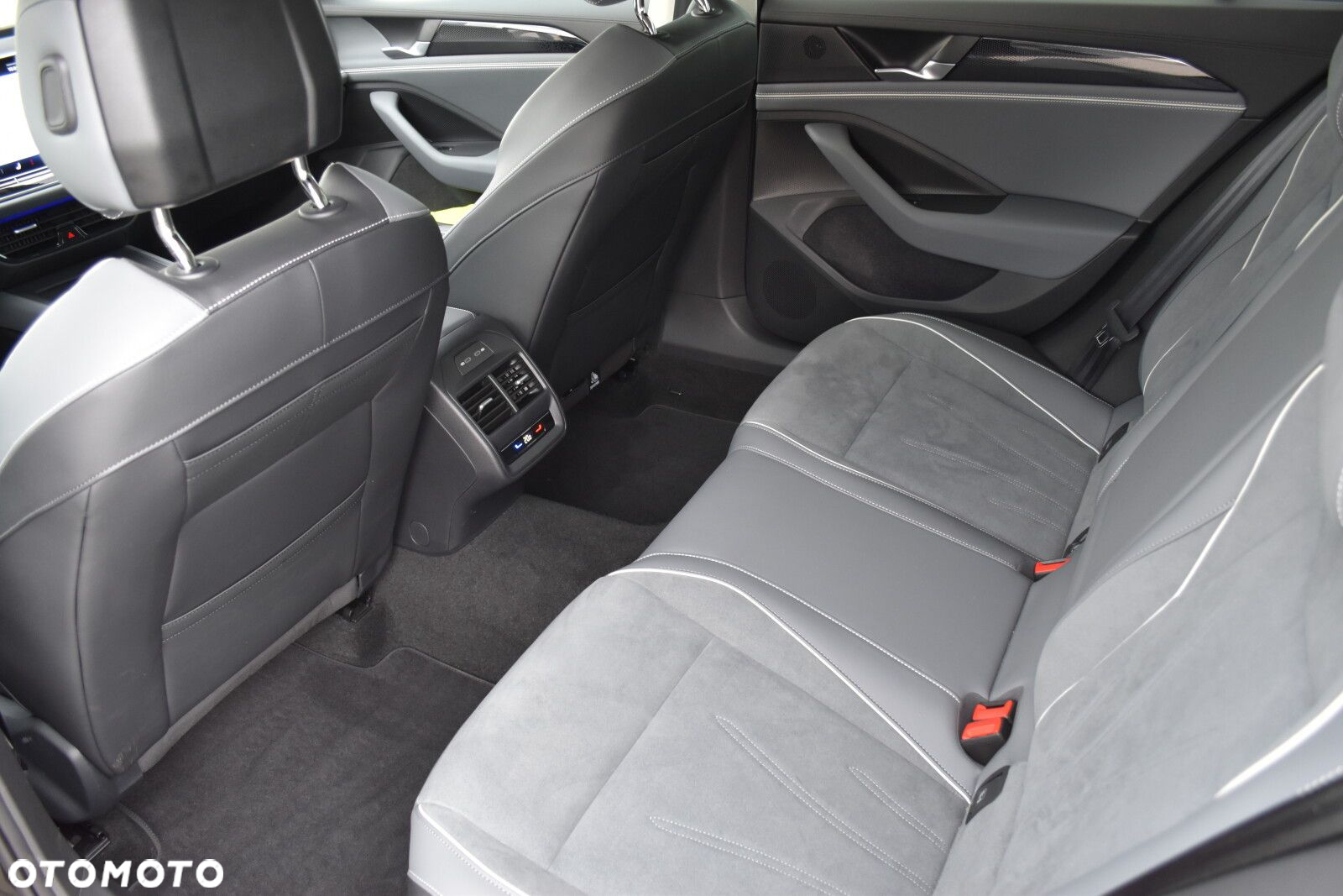 Volkswagen Passat 2.0 TDI EVO Business DSG - 12