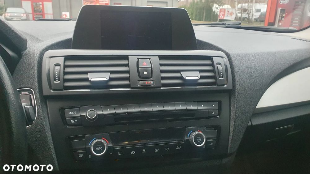 BMW Seria 1 116d DPF Edition Sport - 12