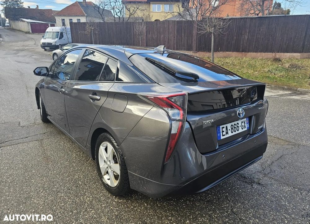 Toyota Prius Hybrid Executive - 4