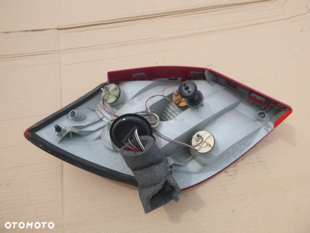 LAMPA PRAWY TYŁ PRAWA TYLNA SKODA FABIA II HB - 10