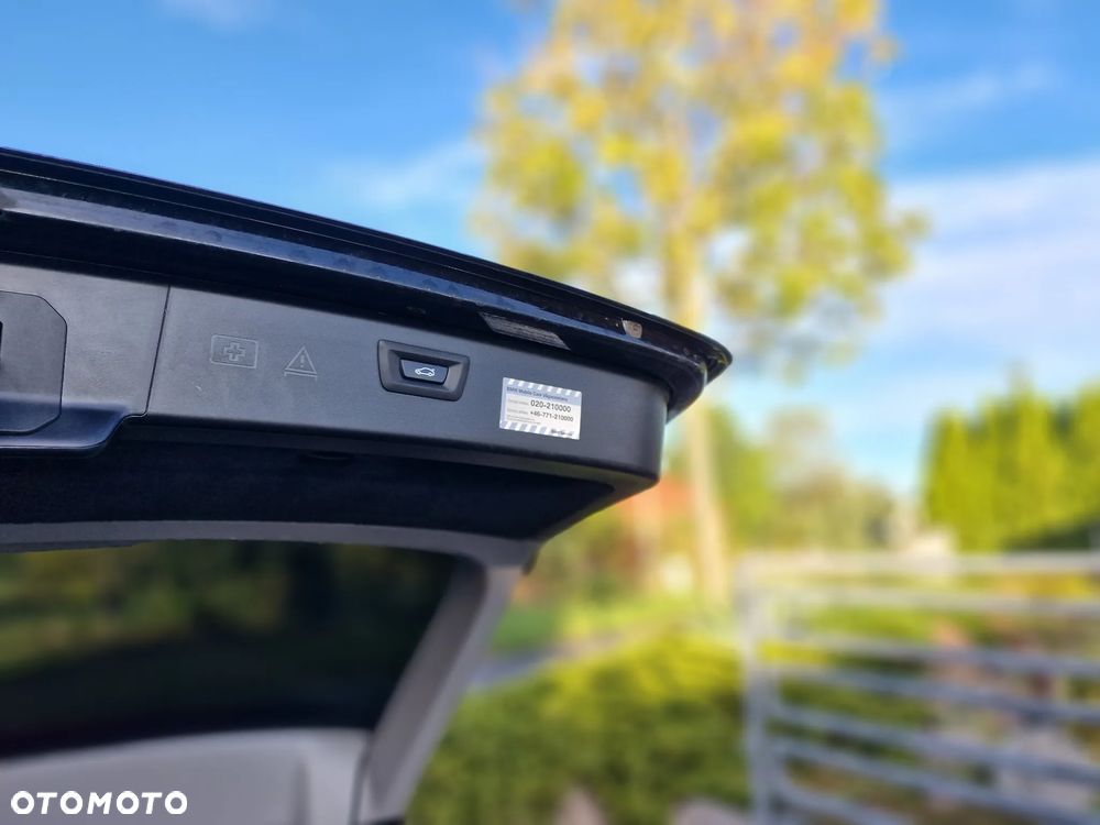 BMW Seria 5 520d xDrive Touring Sport Line - 12