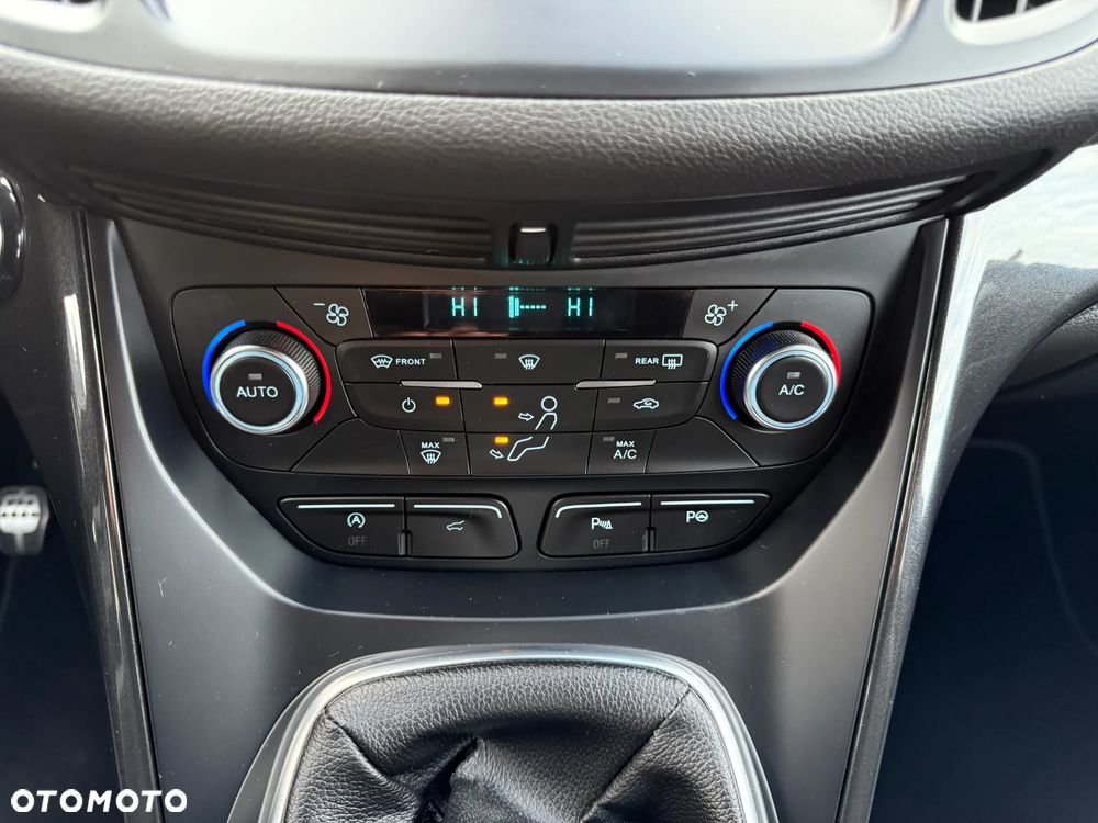 Ford Kuga 2.0 TDCi 2x4 ST-Line - 29