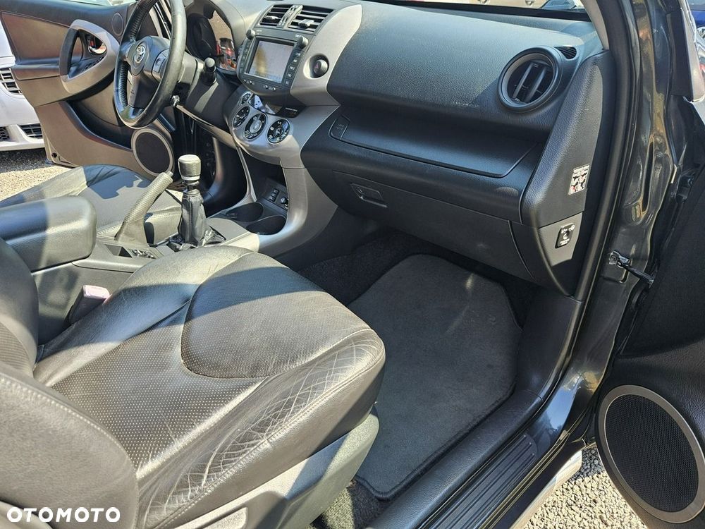 Toyota RAV4 - 18