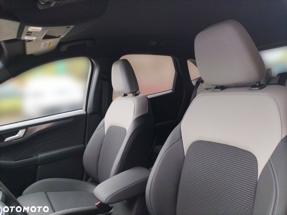 Ford Kuga - 12