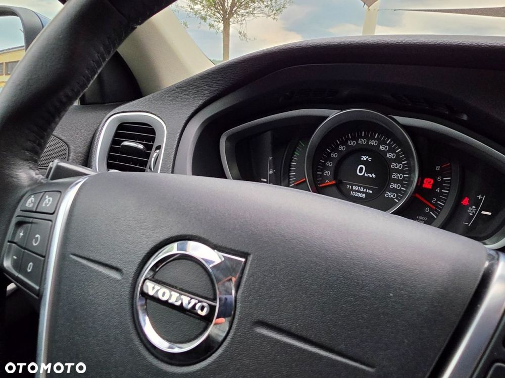 Volvo V40 - 23