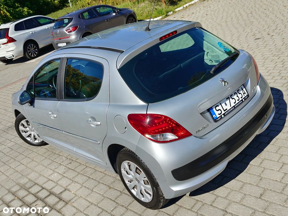 Peugeot 207 1.4 HDi Business Line - 24