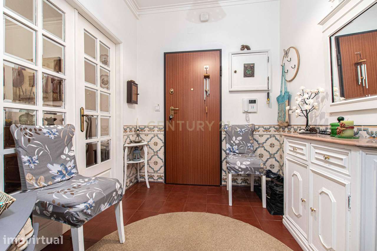 Apartamento T3 com vista cidade e rio na Póvoa de Santa Iria