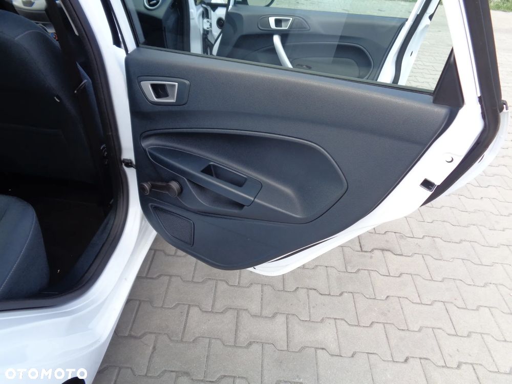 Ford Fiesta 1.25 Titanium EU5 - 17