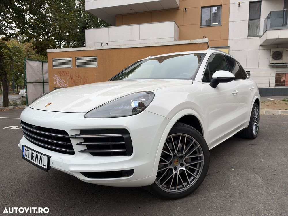 Porsche Cayenne - 1