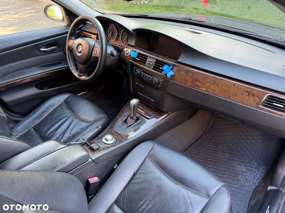 BMW Seria 3 325i Touring - 7