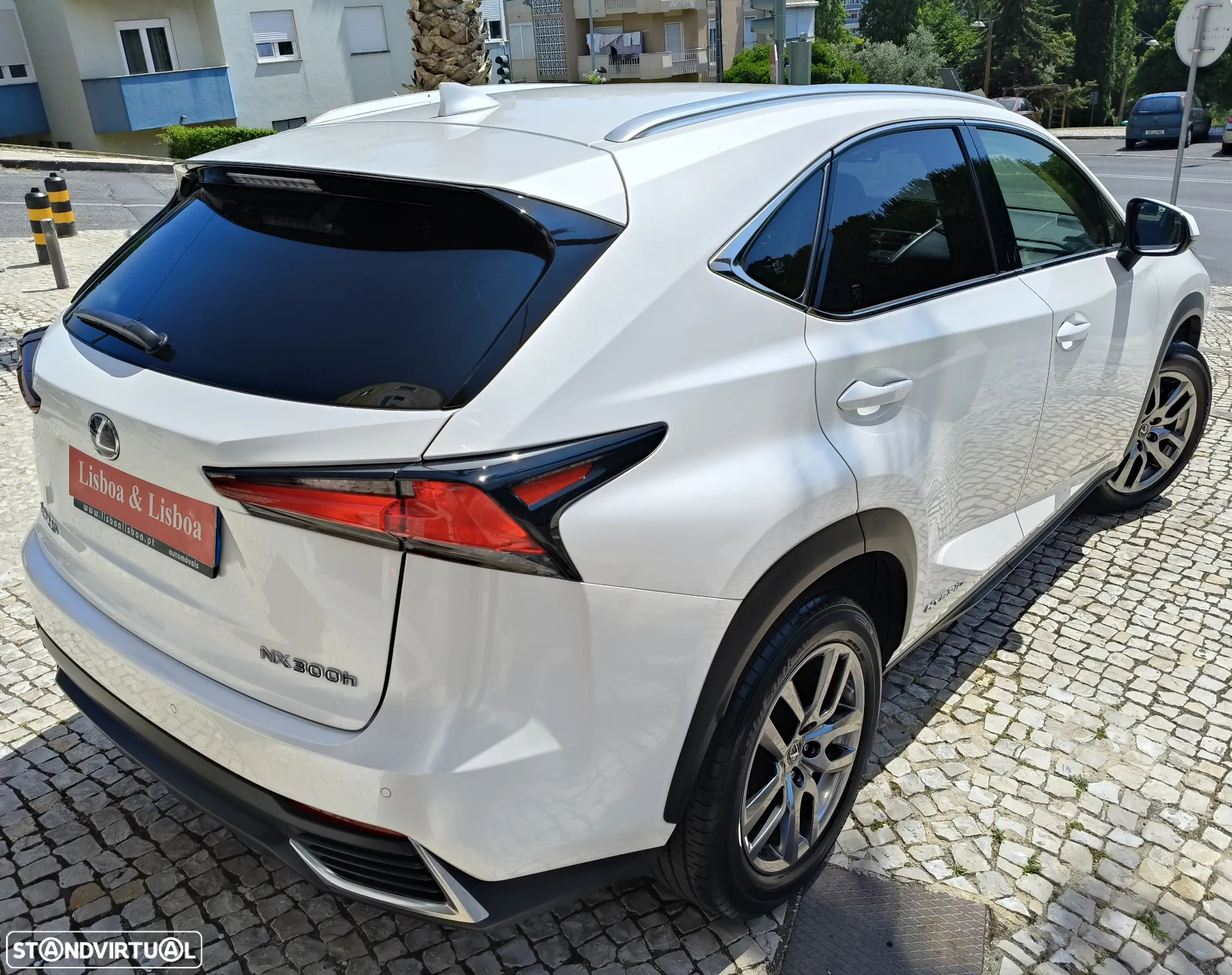 Lexus NX 300h Executive+ - 3