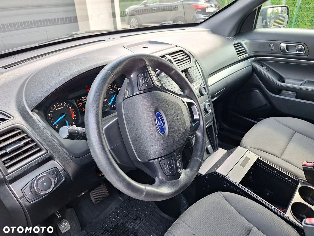 Ford Explorer - 16