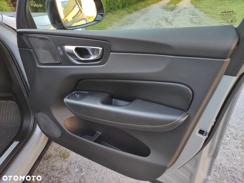 Volvo XC 60 B5 B AWD Plus Dark - 13
