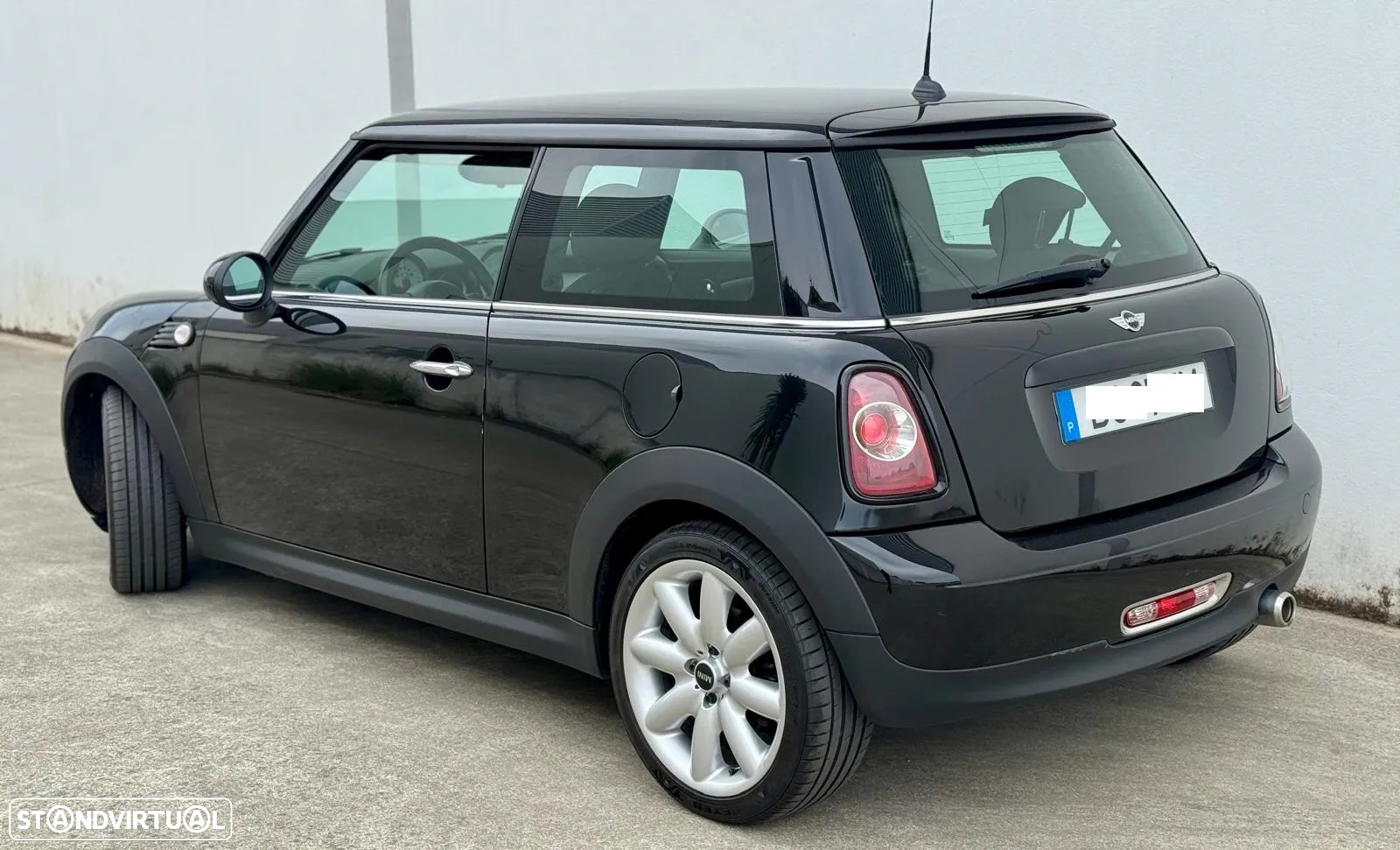 MINI 3 Portas One D - 18