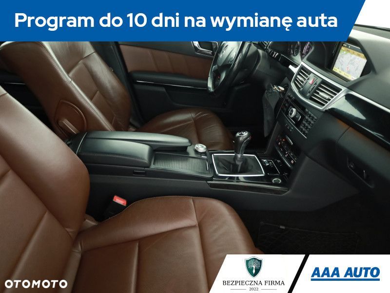 Mercedes-Benz Klasa E - 9