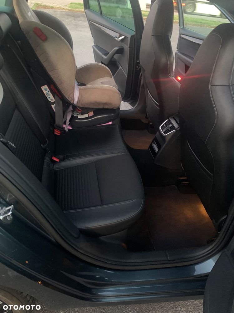 Skoda Octavia 2.0 TDI RS DSG - 29