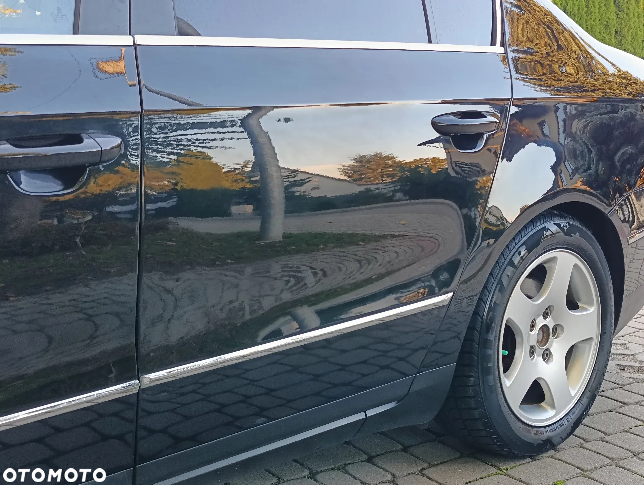 Volkswagen Passat 2.0 TDI DPF Highline - 23