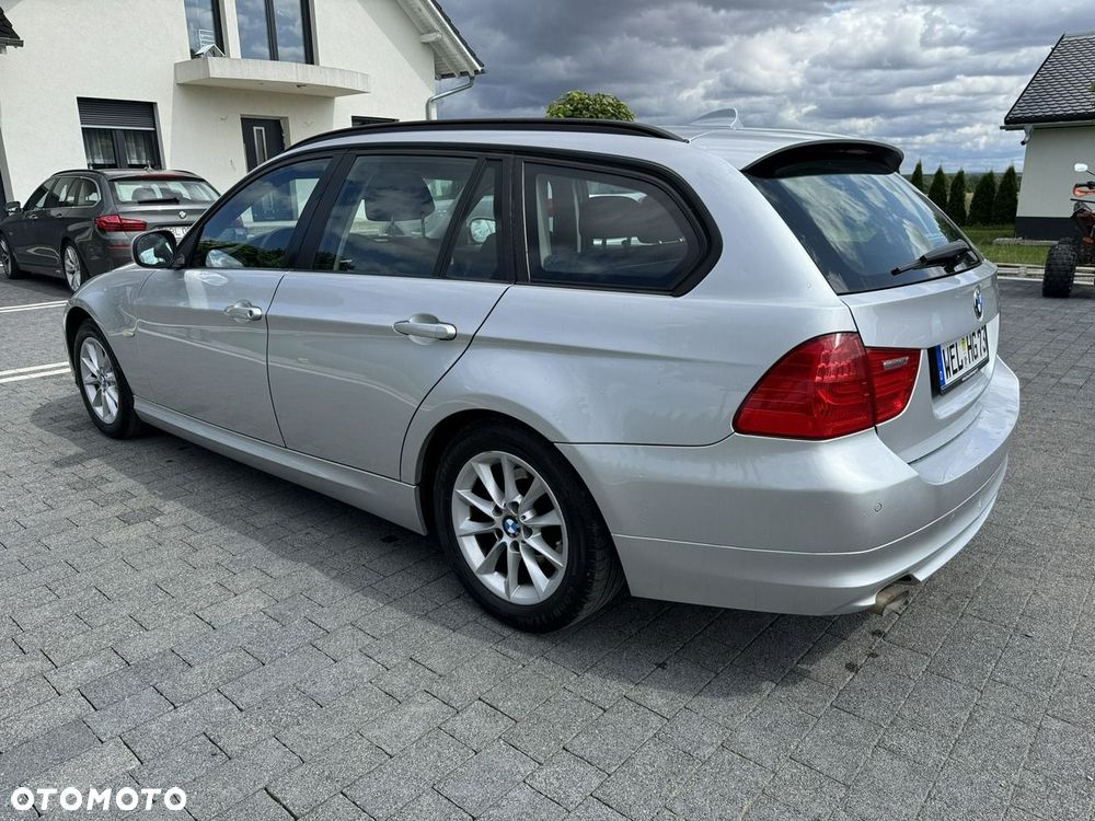 BMW Seria 3 318d - 13