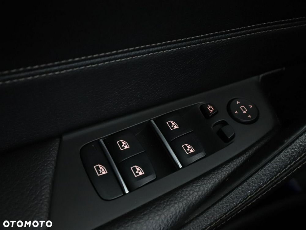 BMW Seria 5 520d - 36