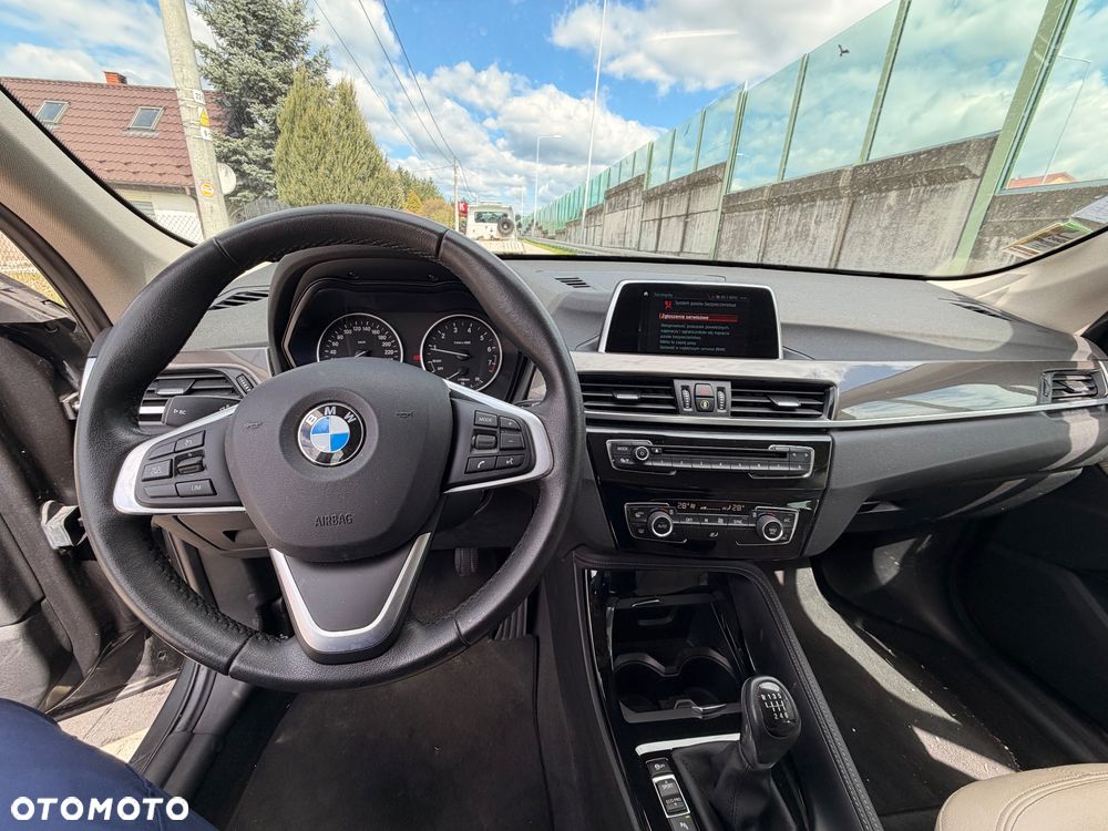 BMW X1 sDrive18i xLine - 18