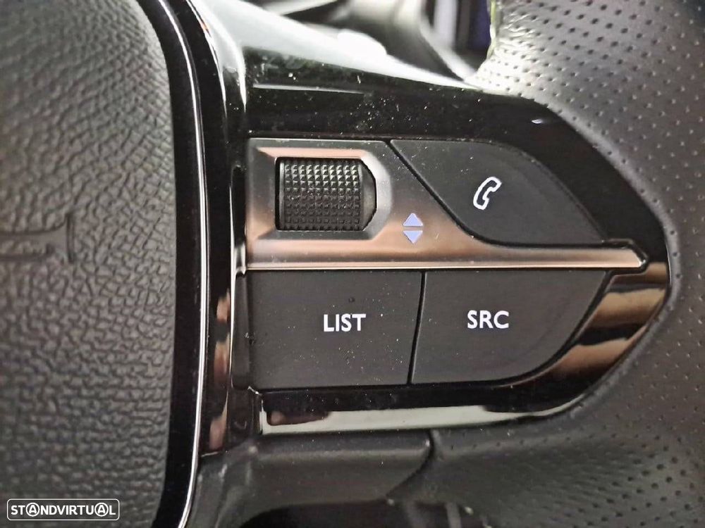 Peugeot 2008 1.2 PureTech GT EAT8 - 17