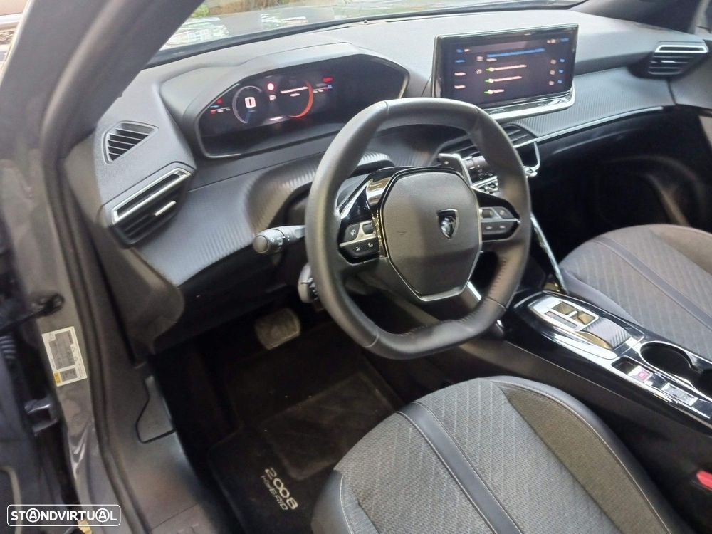 Peugeot 2008 1.2 Hybrid Allure e-DCS6 - 28