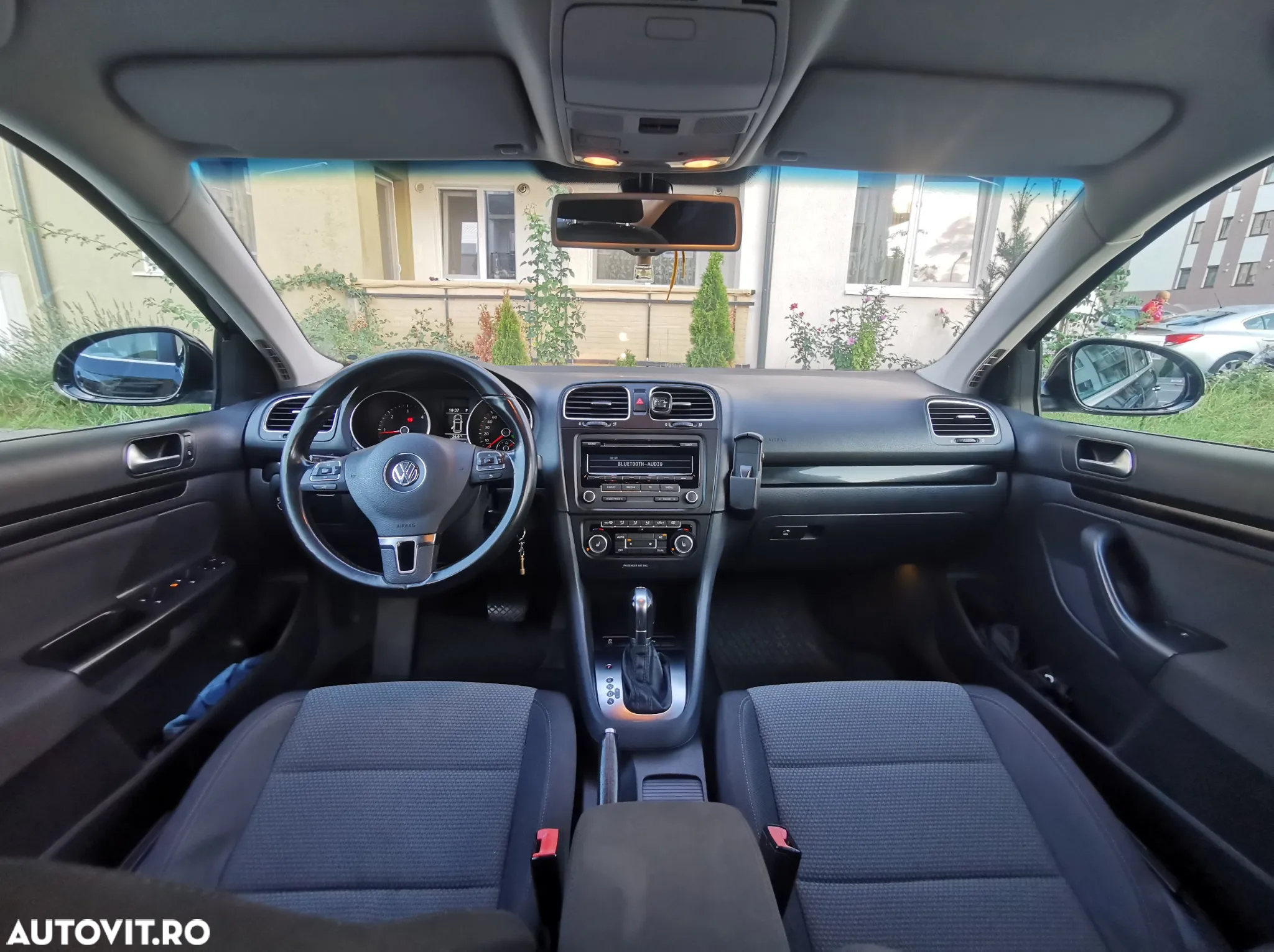 Volkswagen Golf 2.0 TDI Comfortline DSG - 11