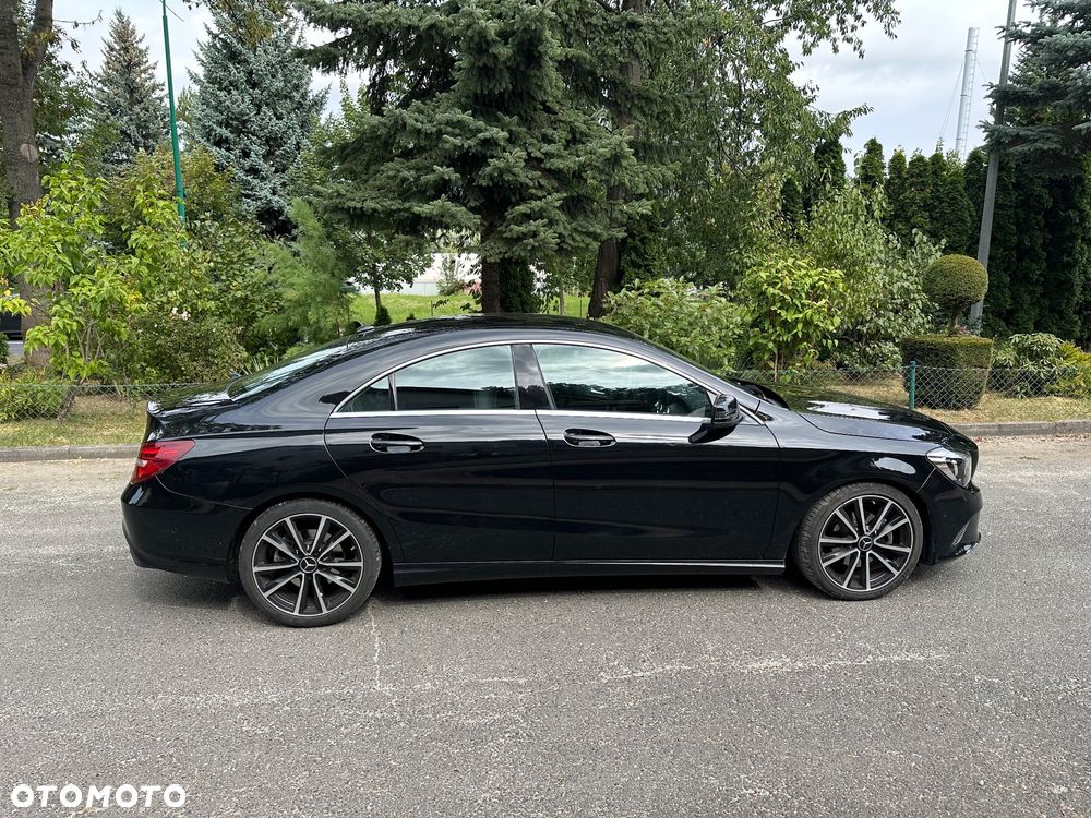 Mercedes-Benz CLA 200 7G-DCT Urban - 3