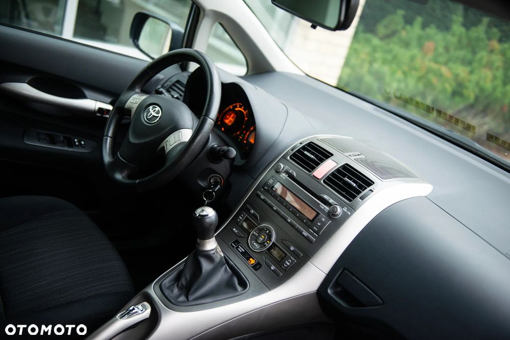 Toyota Auris 1.6 Edition - 25