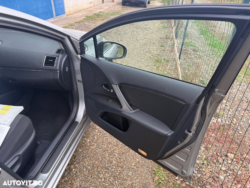 Toyota Avensis 1.8 Executive - 13