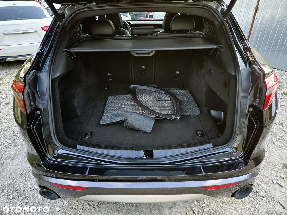 Alfa Romeo Stelvio 2.0 Turbo 16V AT8-Q4 Ti - 40