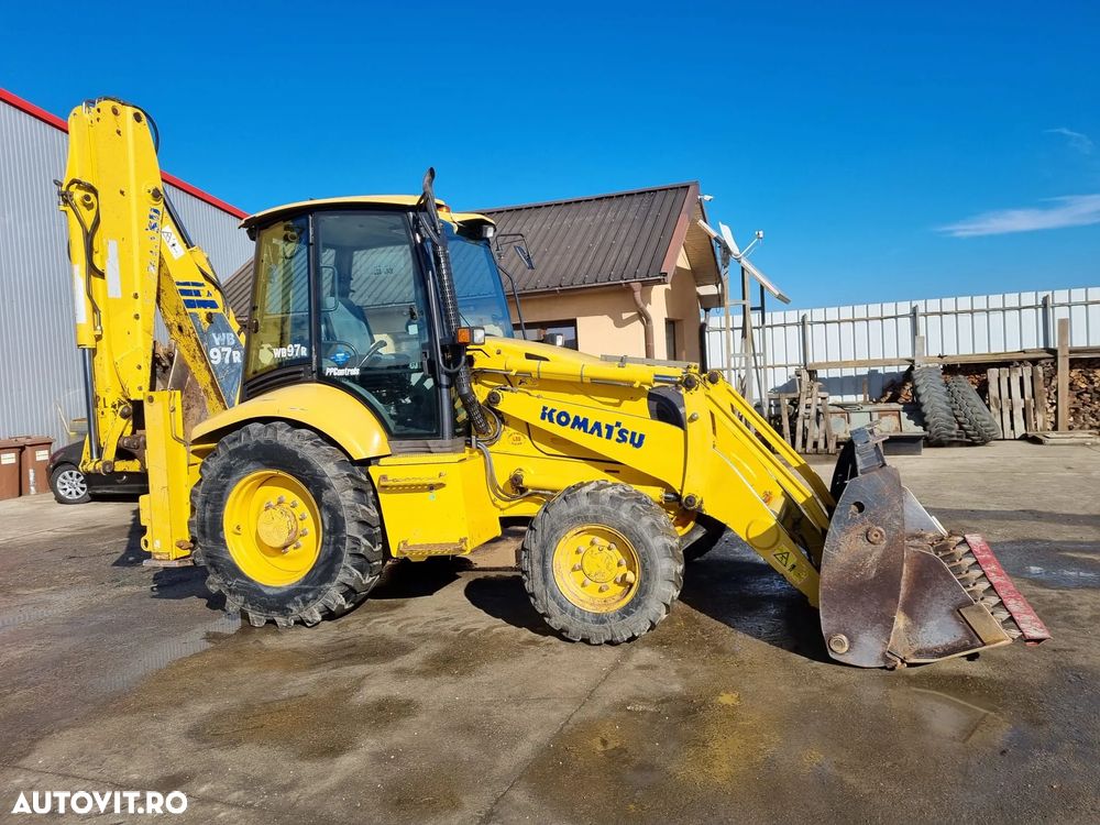 Komatsu WB97R2A - 12