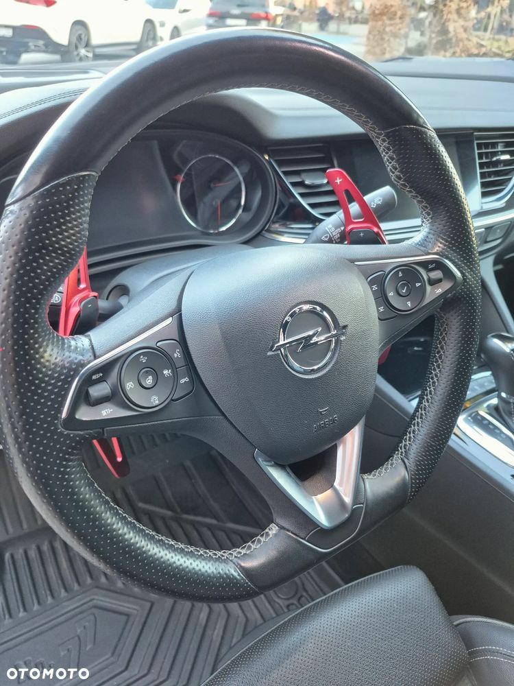 Opel Insignia 2.0 T 4x4 GSi S&S - 11