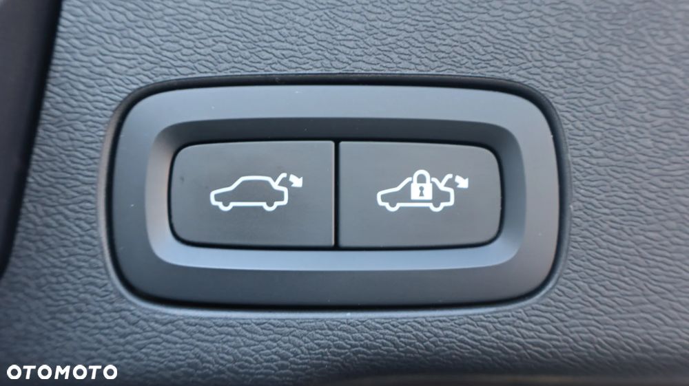 Volvo XC 60 B5 D AWD Inscription - 22