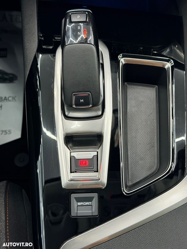 Peugeot 3008 PureTech 130 Stop & Start GPF EAT8 Allure Pack - 32