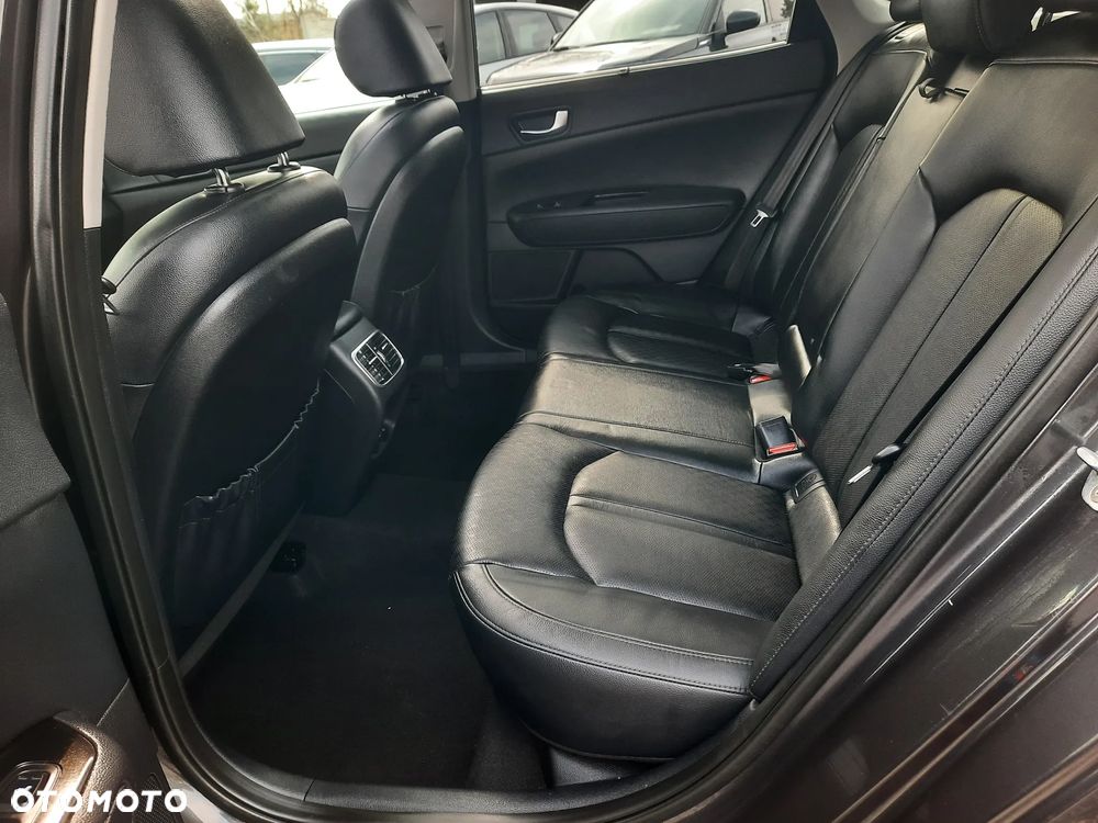 Kia Optima - 22