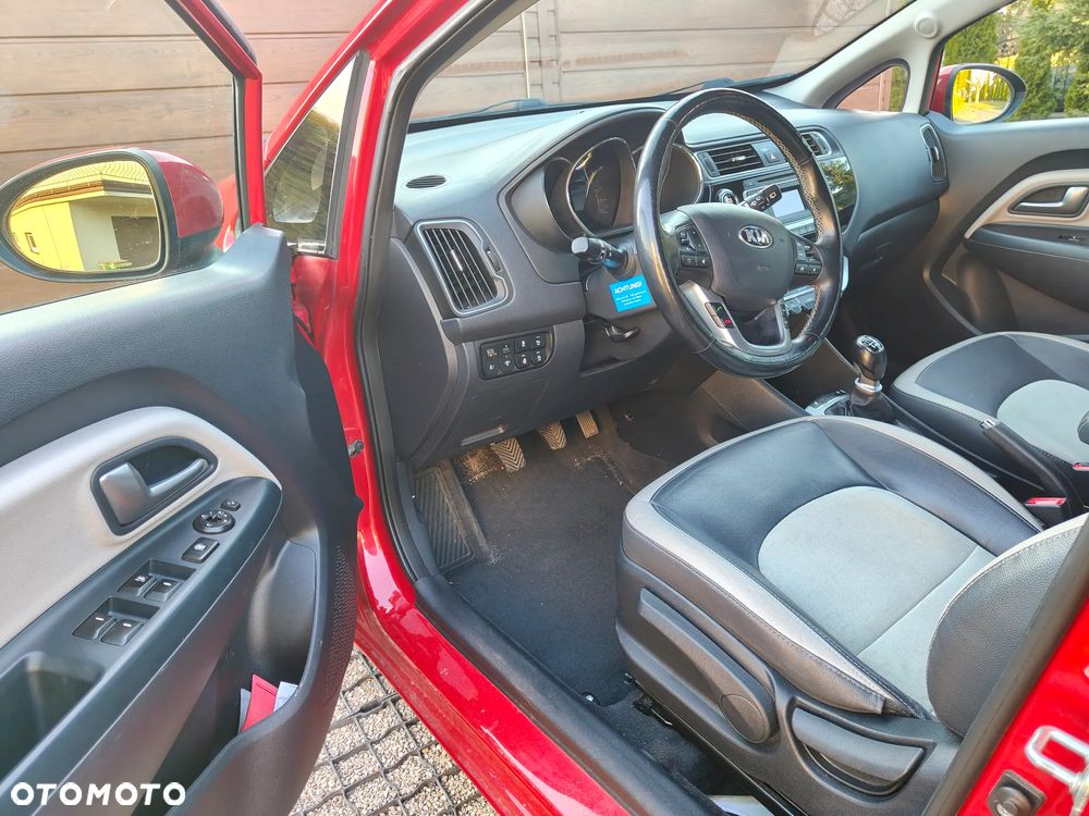 Kia Rio - 10
