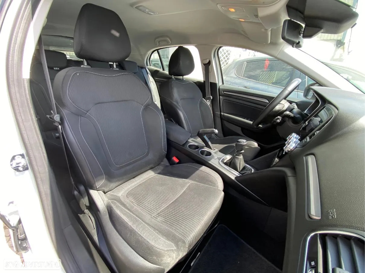 Renault Mégane 1.5 Blue dCi Intens - 19