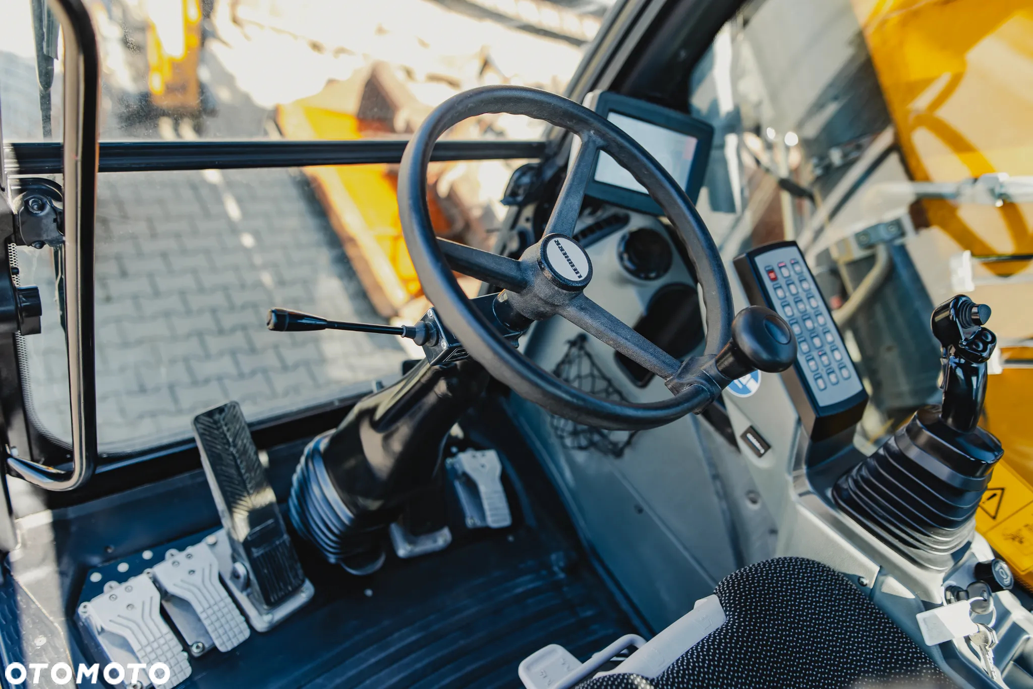 Liebherr A 918 - 8