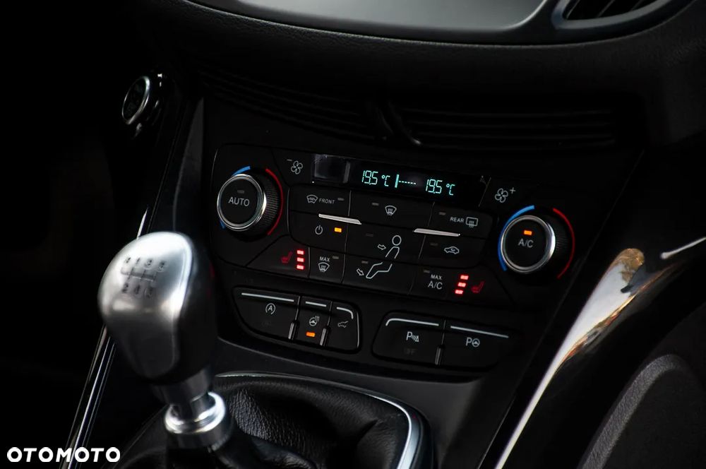 Ford Kuga 1.5 EcoBoost 2x4 ST-Line - 18
