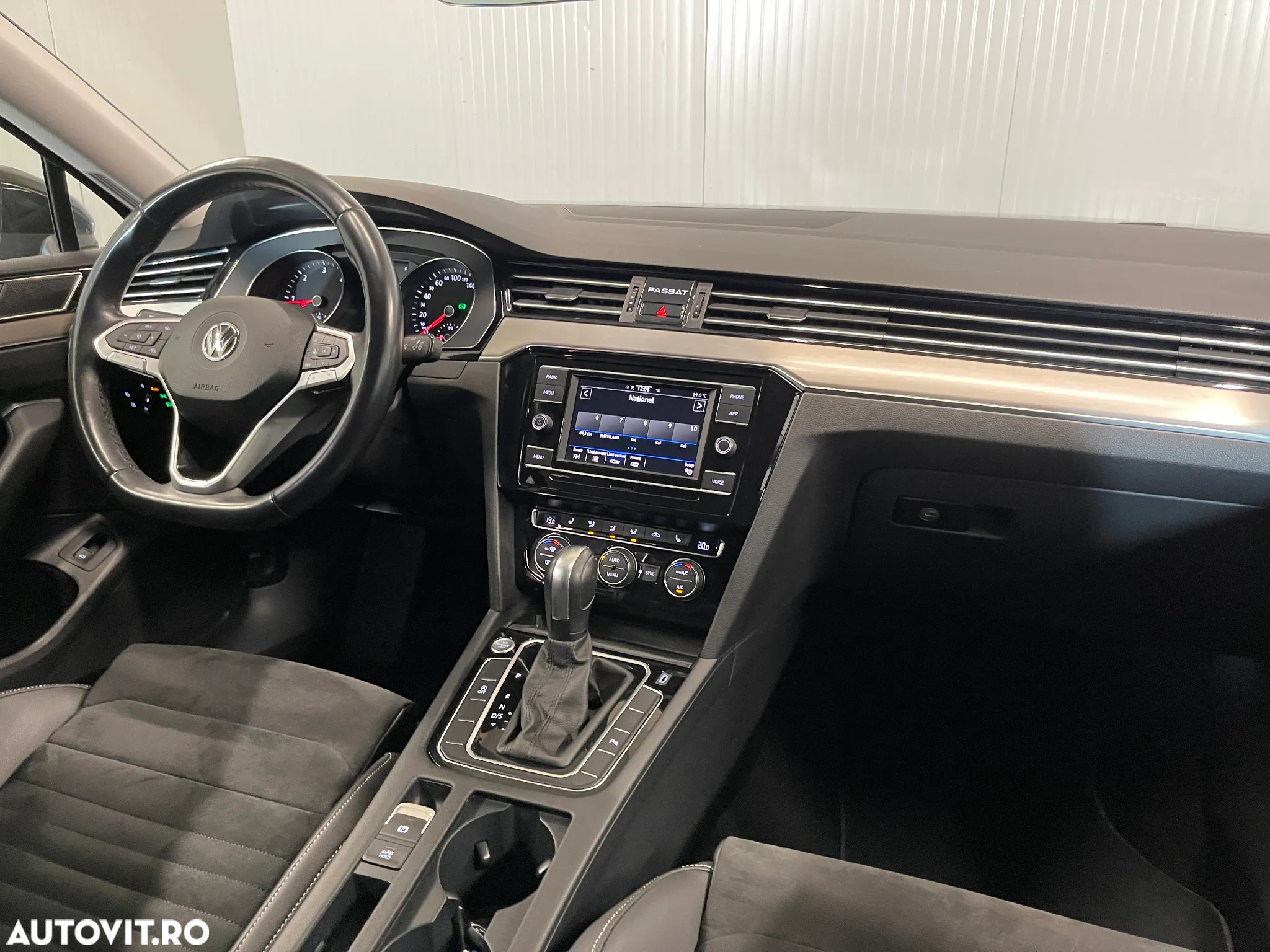 Volkswagen Passat 2.0 TDI DSG Highline - 8