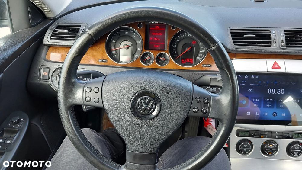 Volkswagen Passat 2.0 TSI Individual - 22