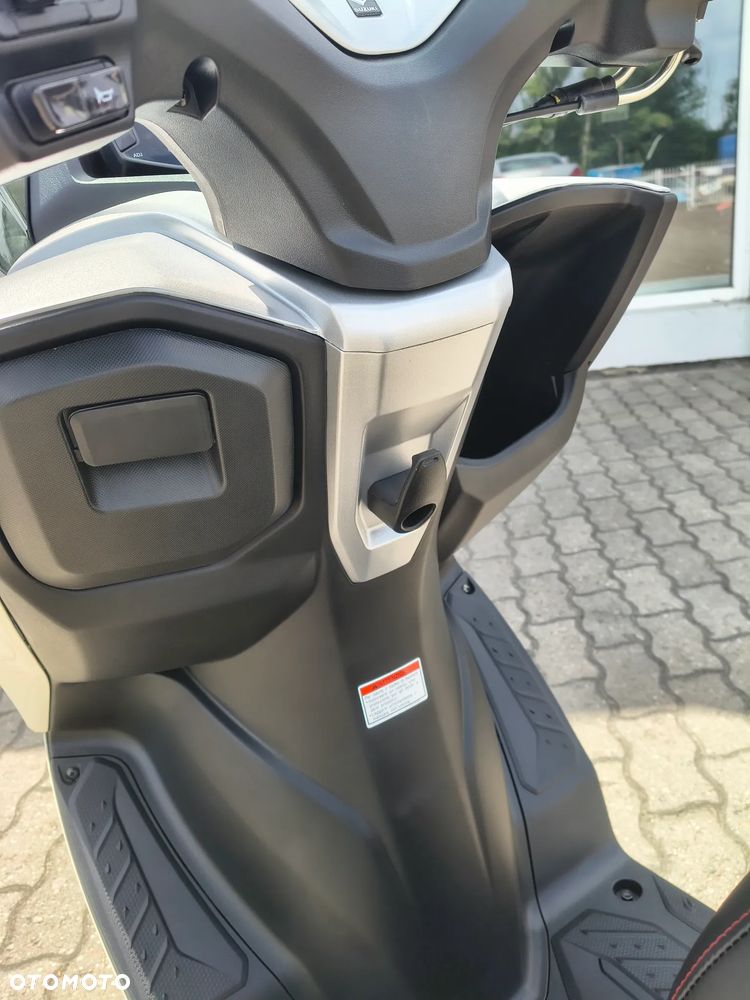 Suzuki Burgman - 9