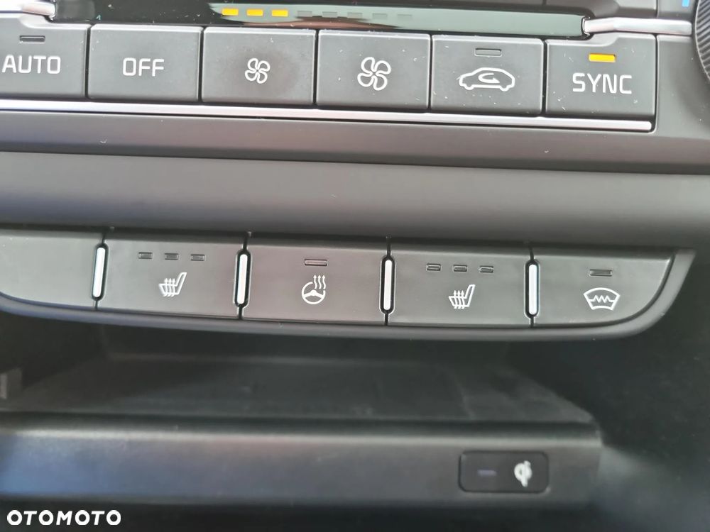 Kia ProCeed 1.6 T-GDI GT DCT - 24