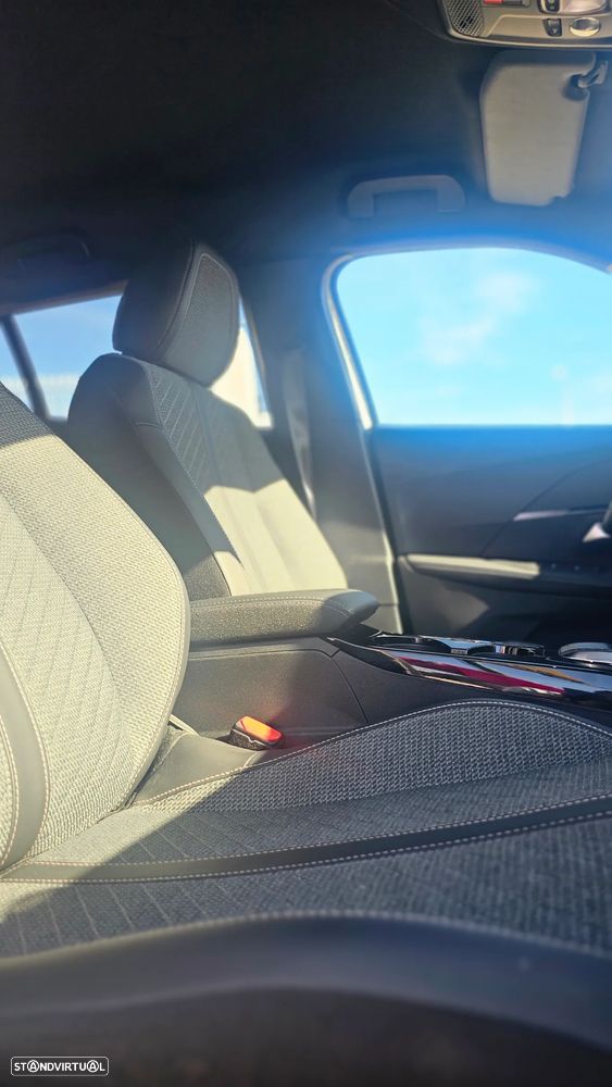 Peugeot 2008 Hybrid 145 e-DSC Allure - 16