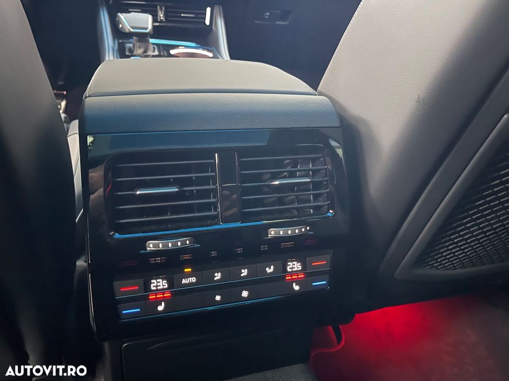 Volkswagen Touareg V6 TDI 4MOTION R-Line - 22