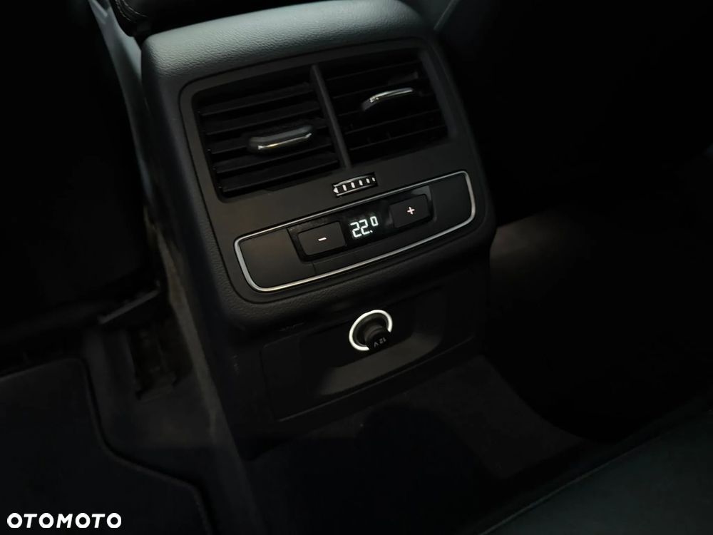 Audi A4 Avant 30 TDI S tronic S line - 17